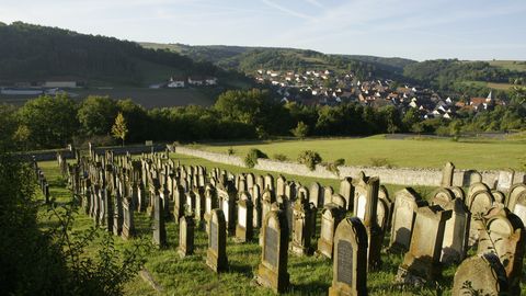 Judenfriedhof mit Blick auf den Ortsteil Hohebach